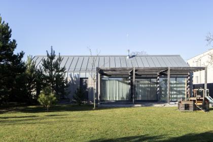 DOM SO SKLÁRSKYM ATELIÉROM